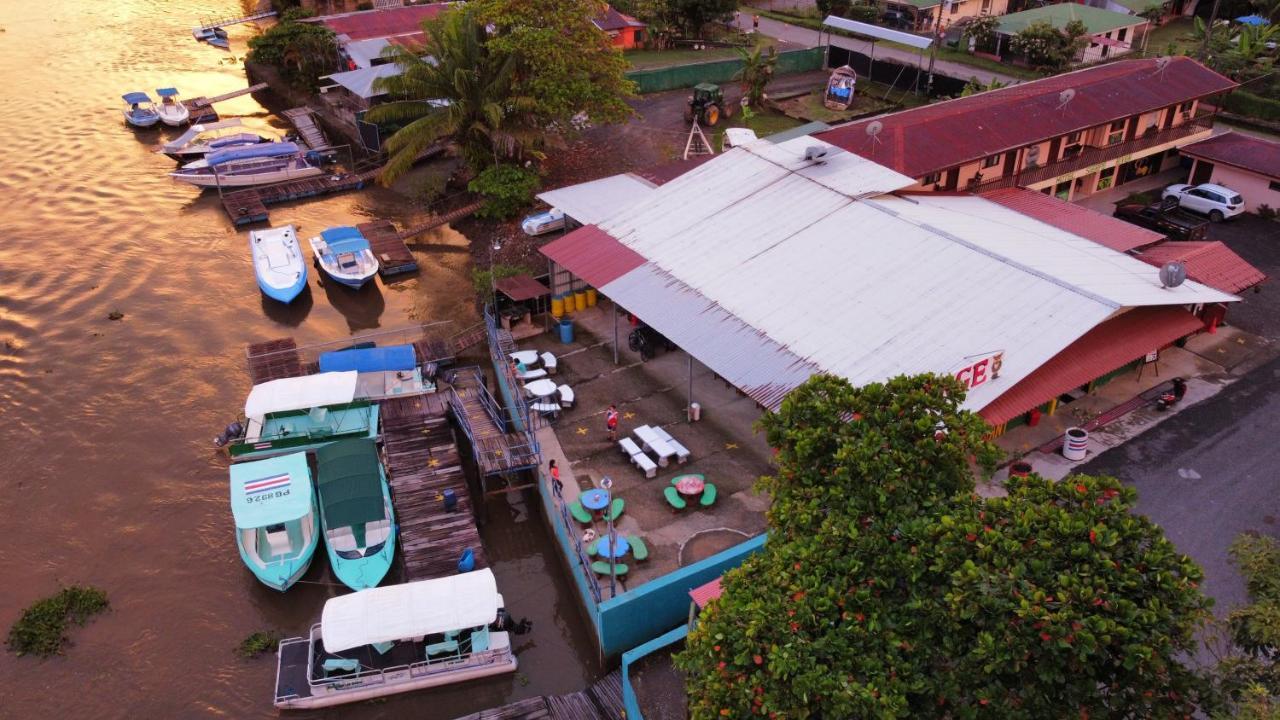 Hotel Sierpe River- Oleaje Sereno 外观 照片