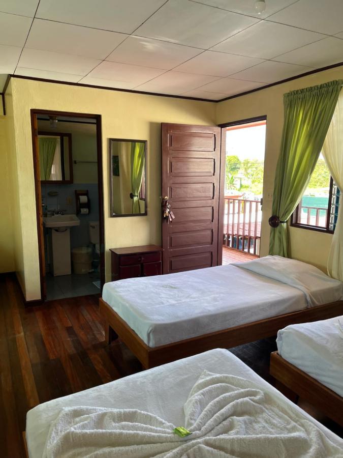 Hotel Sierpe River- Oleaje Sereno 外观 照片