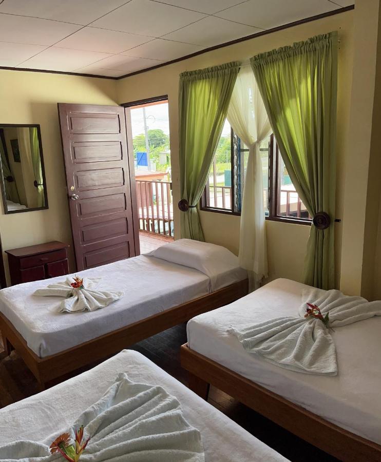Hotel Sierpe River- Oleaje Sereno 外观 照片