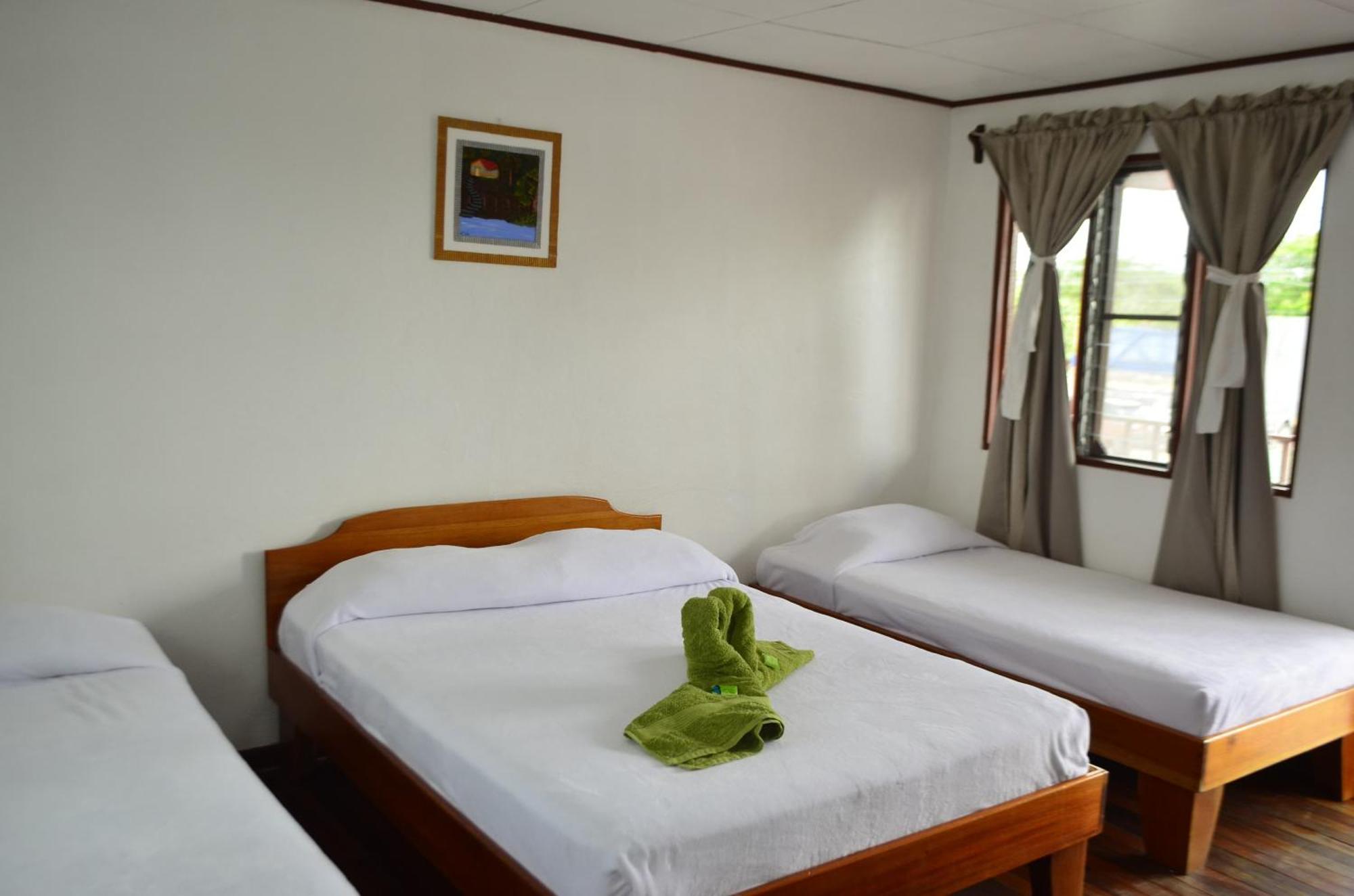 Hotel Sierpe River- Oleaje Sereno 外观 照片